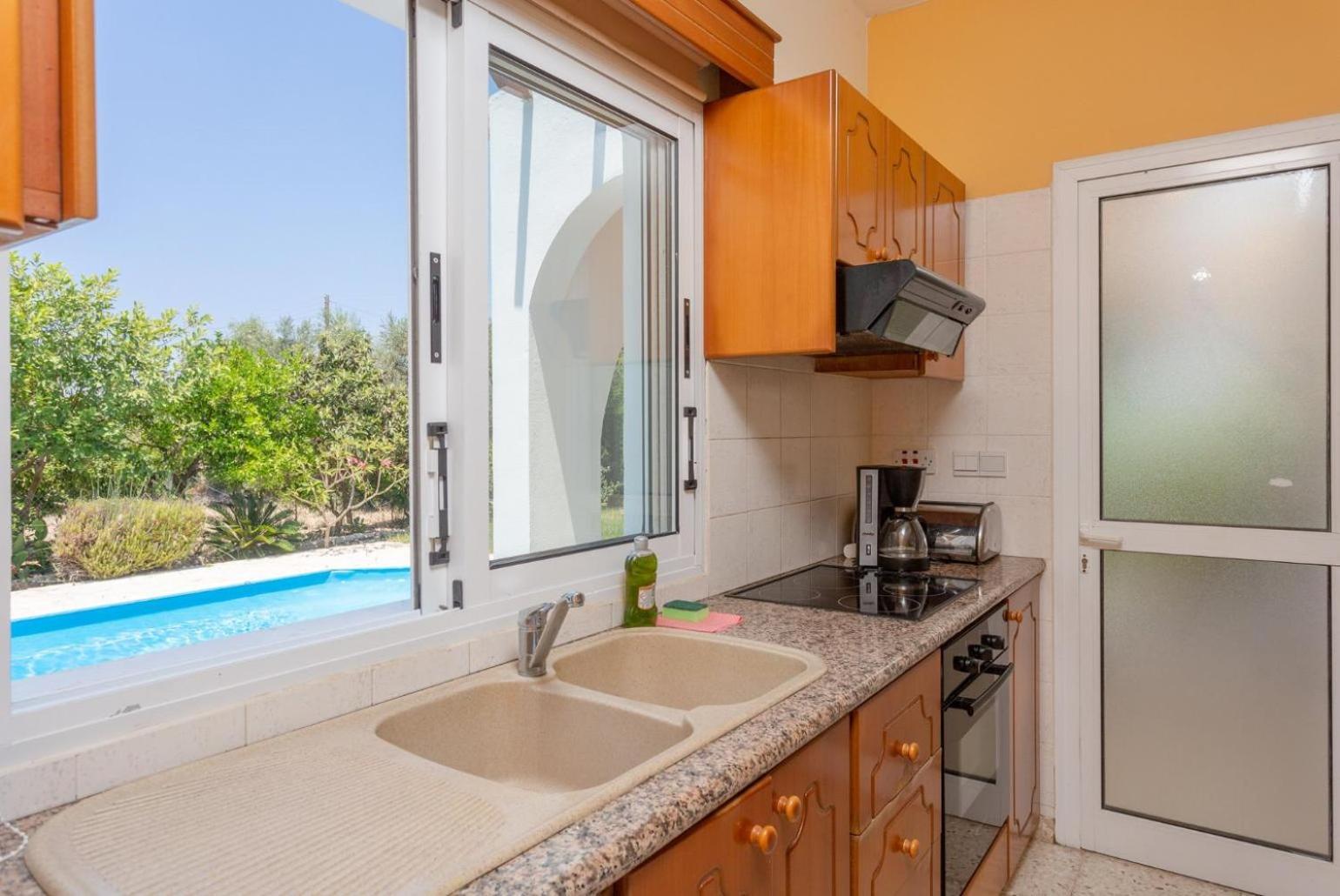 Sun Beach Villa Thio Polis Exterior foto